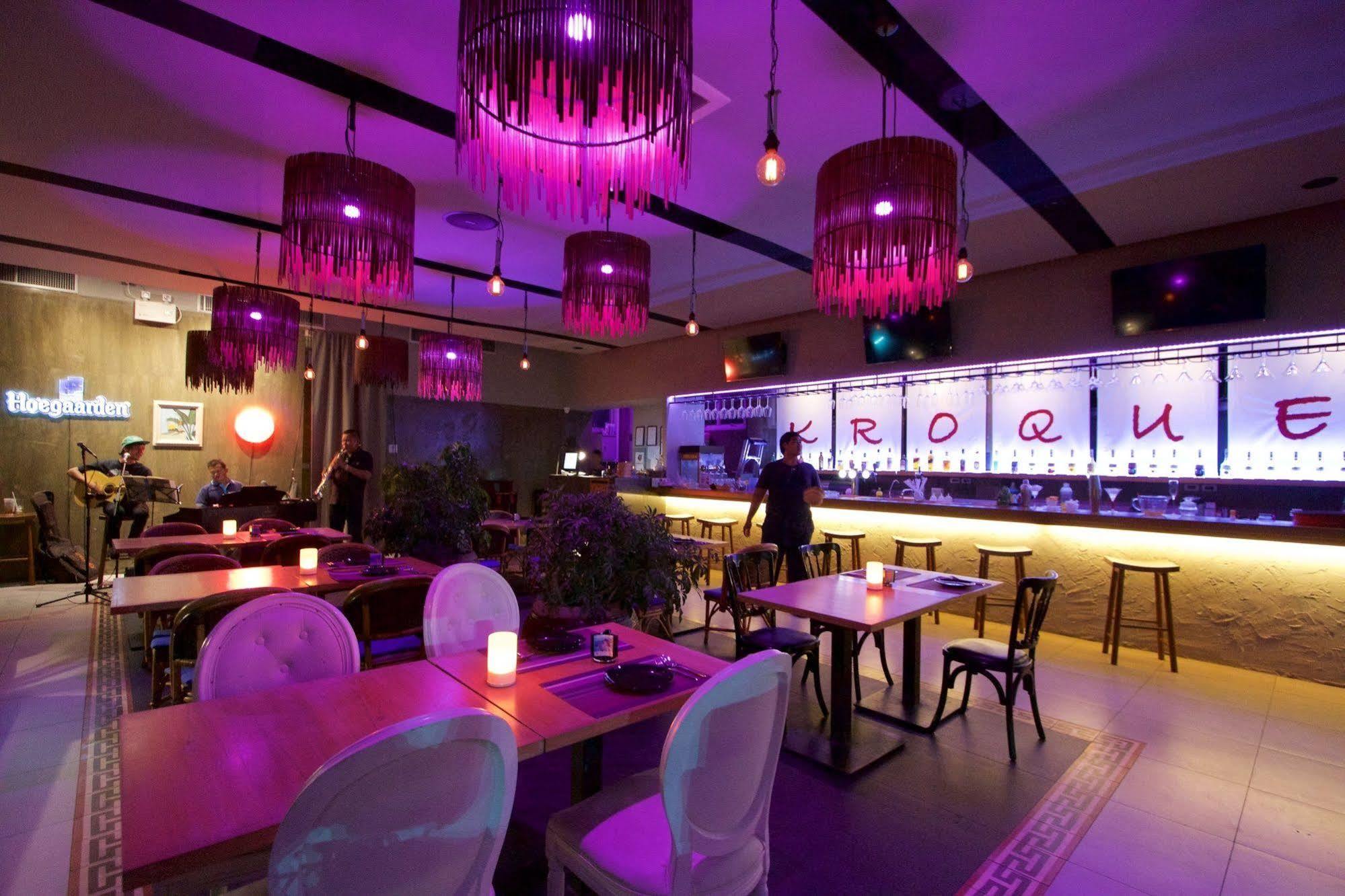 Kroque Boutique & Bistro Ang Sila Eksteriør bilde