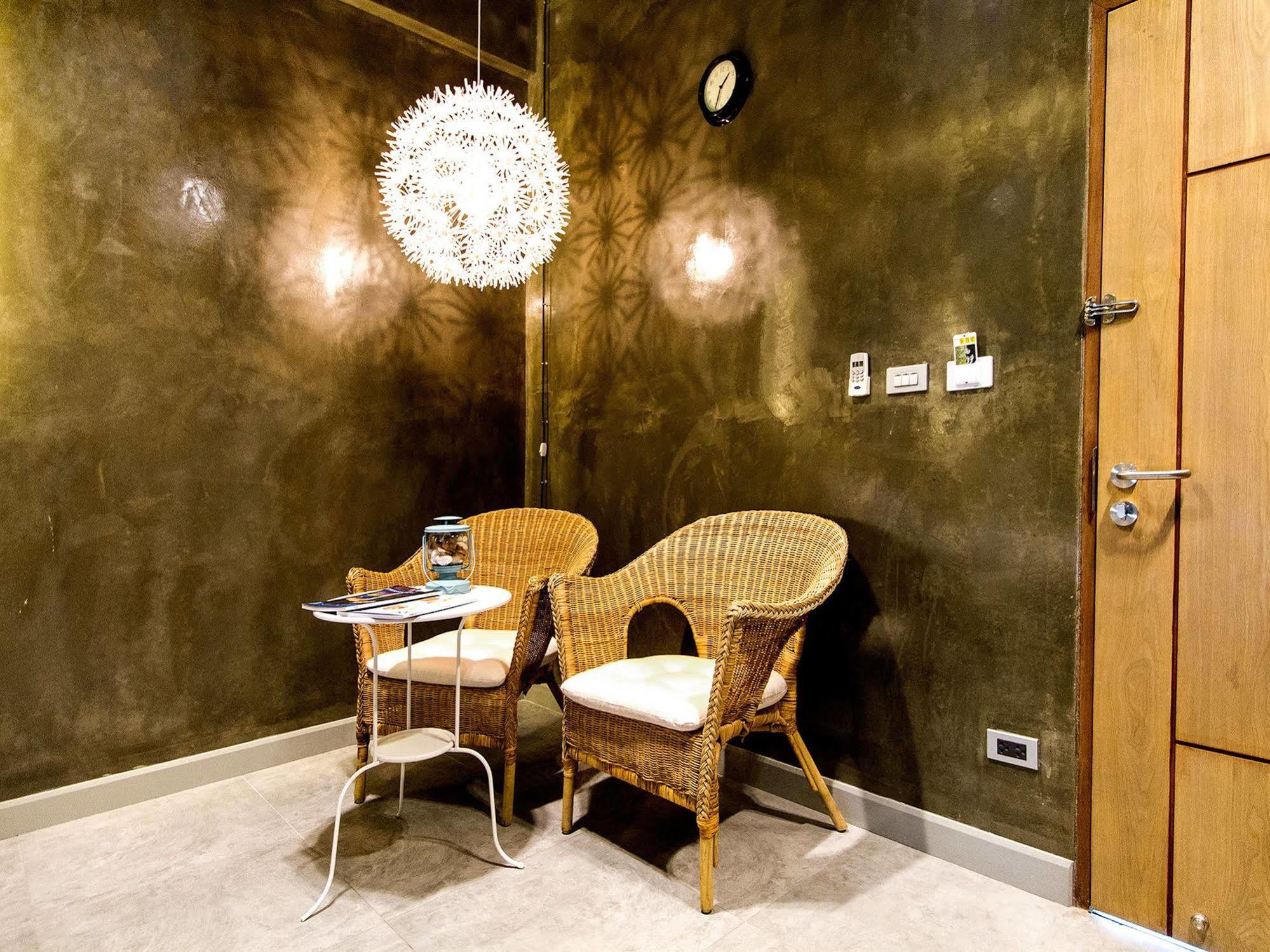 Kroque Boutique & Bistro Ang Sila Eksteriør bilde